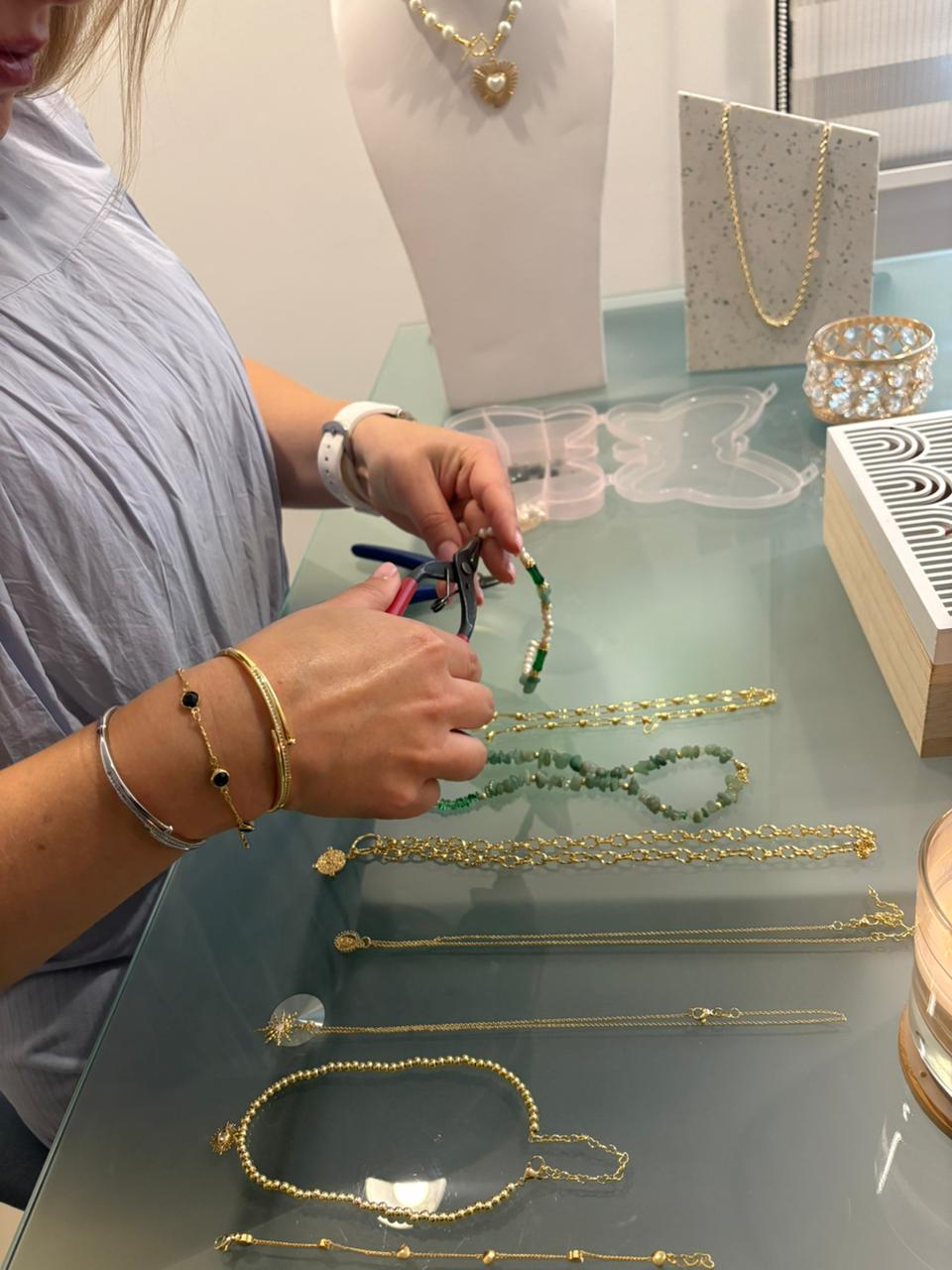 Diseño y producción de joyas artesanales Adórnate tienda online